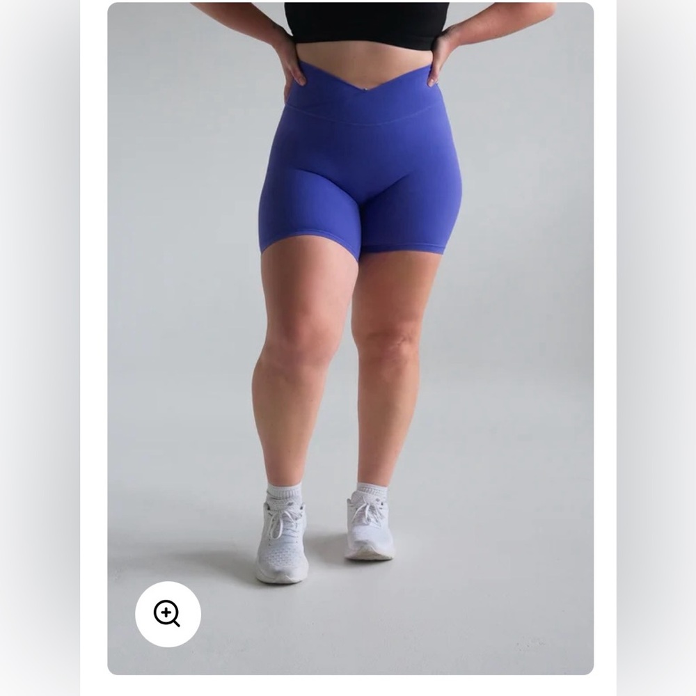 NEW‎ TSL Women's Purple Crossover V-Waist Bike Short. Size large.